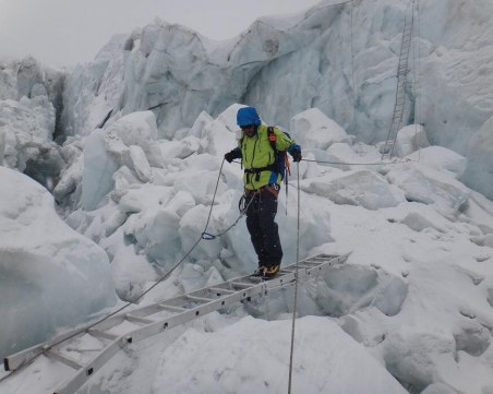 Как се катери Кангчендзьонга с белодробна инфекция? Скатов знае!