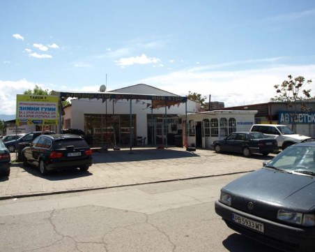 ЧСИ продава базата на таксиметров ефир в Пловдив, собствениците водят дела