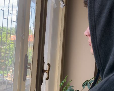 Всеки ден 11 българчета са тормозени в нета. И Крис е eдин от тях. Историята му – в Trafficnews