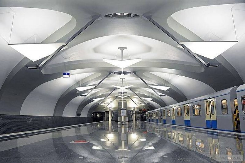 Блокада в московското метро! 1000 души останаха няколко часа в тунелите