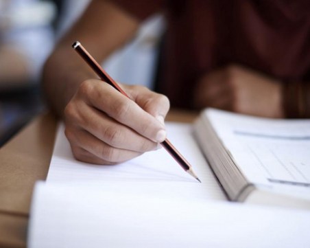 Петима преписвачи на втората матура, над 40 000 явили се