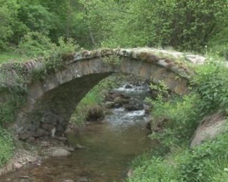 Река в Родопите стана кафява и... замириса