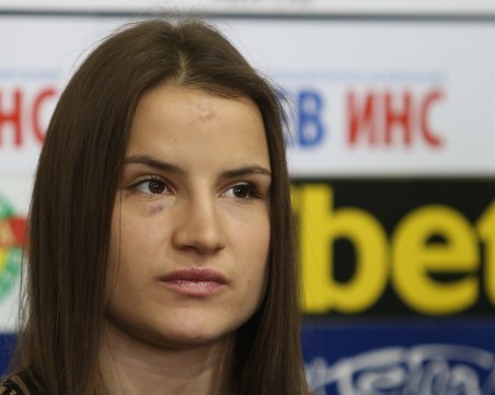 Съотборничка на шампионката ни по борба я намерила часове след опита за самоубийство