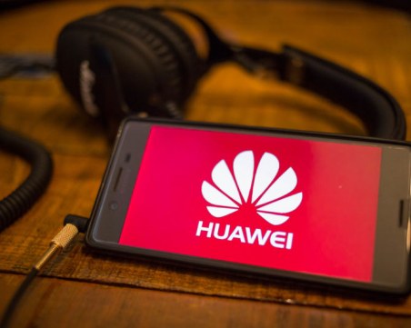 Кои са компаниите, които спряха да работят с Huawei