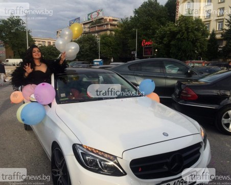 На добър час, абитуриенти! Забавлявайте се от сърце!