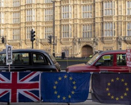 Великобритания вече избра евродепутати