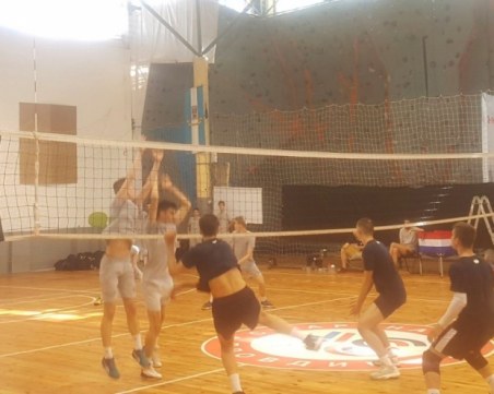 Два отбора на Виктория Волей играха контроли с Левски