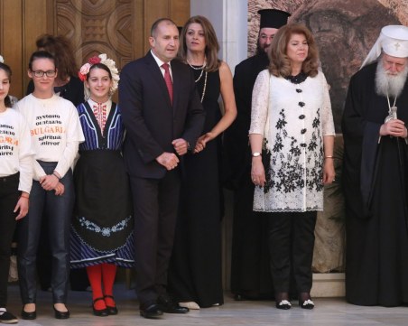 Не съм първа дама, отсече първата дама