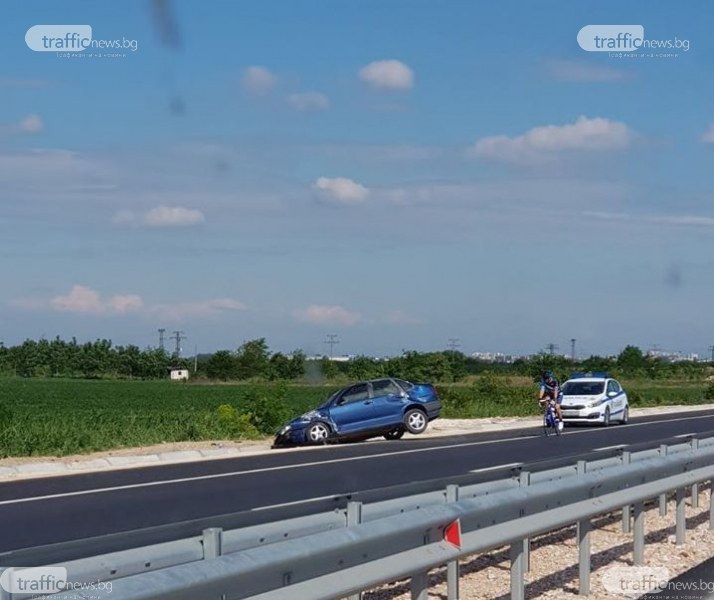 Отново катастрофа на пътя Пловдив – Асеновград, кола се озова в канавката