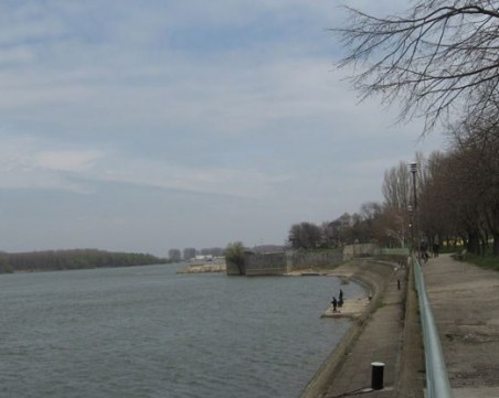 7-годишно на косъм от удавяне в Дунав! Издирват майка му и сестра му