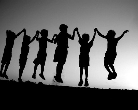 Децата през ваканцията, къде да ги денем? Лятната занималня – хилядарка!