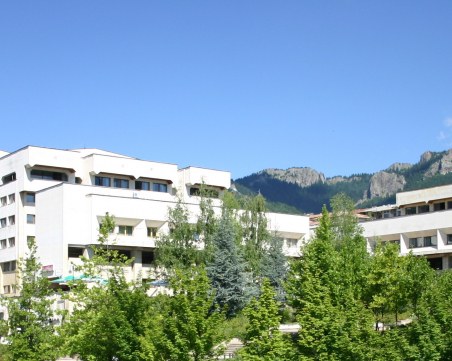 Хиляди избиратели 