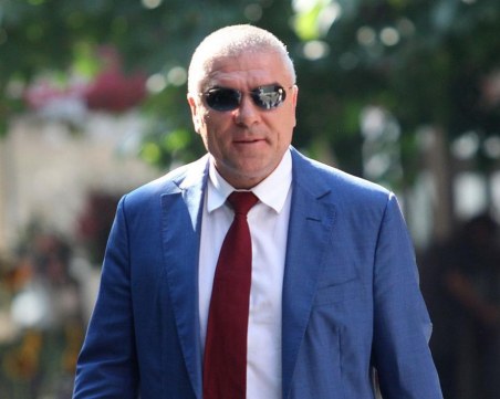 Марешки пусна бюлетина в Златни пясъци! Гласува срещу политическите брокери