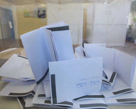 Ниска избирателна активност, към 17 часа е 26.22%