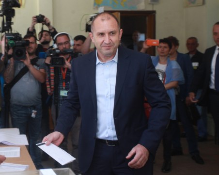 Президентът Радев: Гласувайте, нека не оставяме друг да решава бъдещето ни!