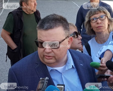 Цацаров, след като гласува в Пловдив: Разследват се 12 случая на купуване на гласове