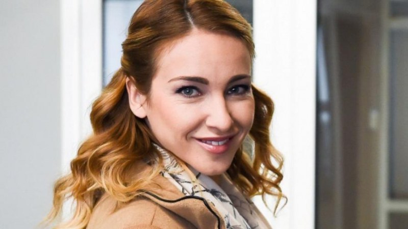 Алекс Раева ще става майка! Певицата съобщи новината в Instagram
