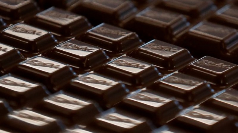 В Смолян агитират с шоколади с логото на партия