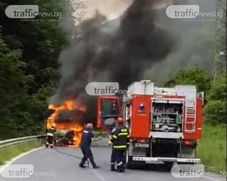 Камион пламна като факла на пътя Пловдив - Девин! Движението е спряно