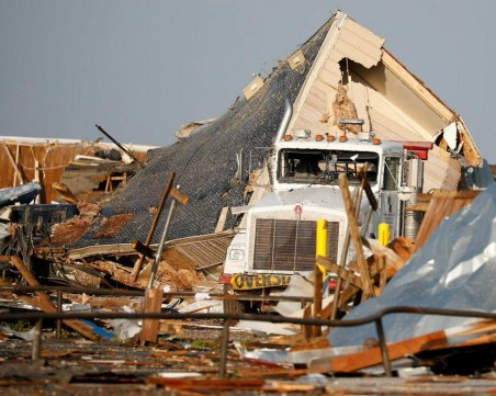 Най-малко шест жертви след опостушително торнадо в Оклахома