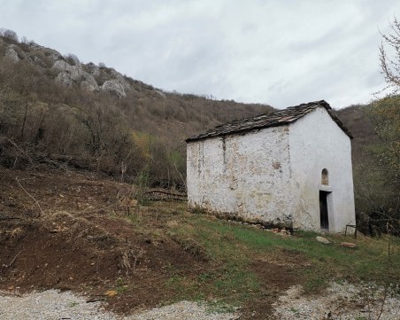 След репортаж на TrafficNews: Започна ремонт на храма в Беренде