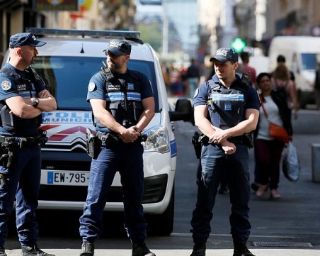 Вътрешният министър на Франция: Има задържан за атаката в Лион!