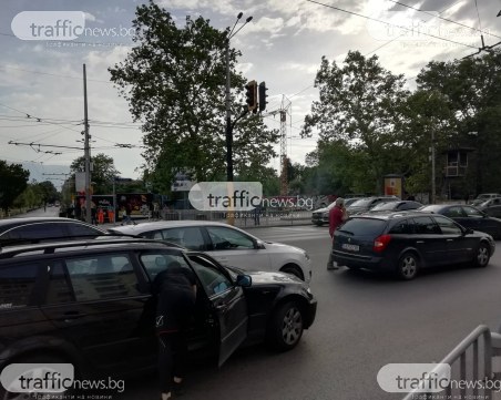 Верижна катастрофа на Орлов мост! Движението се затапи