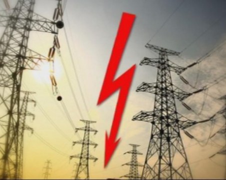 КЕВР ни готви юлски скок на на топлата вода и тока. Колко ще плащаме?