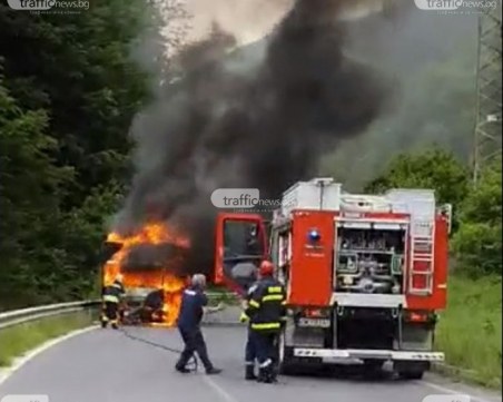 След пожара на пътя Кричим-Девин: 1500 кг храни изпепелени