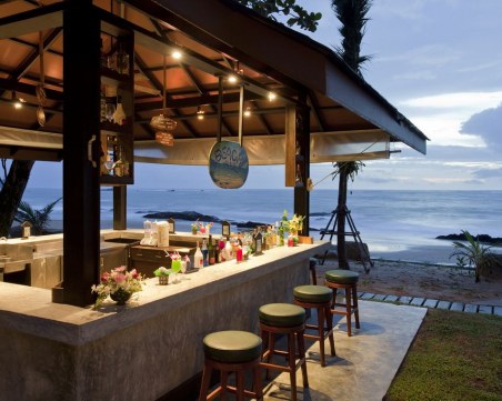 Туризмът пак се озърта за украинки и молдовки. Излизат им евтино за сезона