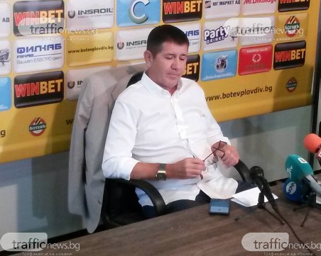 Ботев Пловдив уволни Николай Киров! Решението – лично на Самуилов