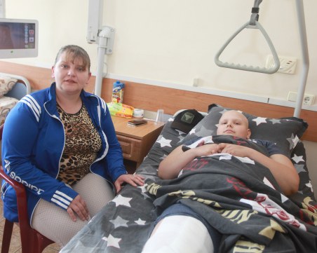 Уникална операция! 17 см бедрена кост с тумор отстранена от 12-годишно дете