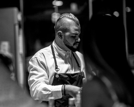 Приятели на мистериозно починалия барман: Морето бе страстта ти...