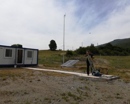 Как ще ги борим градушките? Откраднаха тръби от нова ракетна площадка