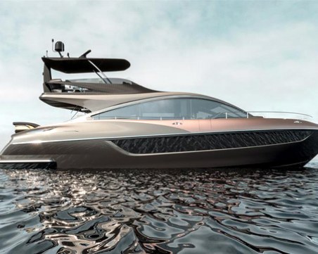 Луксозна яхта 