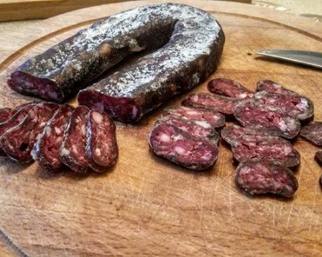 Защитават родните патенти на европейско ниво – луканки, суджуци, мляко...