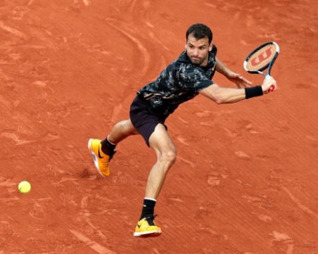 Гришо губи от Вавринка на Ролан Гарос, ще доиграват утре