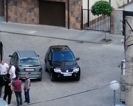 Версия: Кметът Ралев арестуван след сигнал до Цацаров за скандалния парк зад хотел 