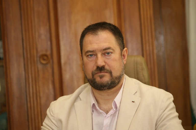 Бившият шеф на ДАБЧ Петър Харалампиев остава в ареста