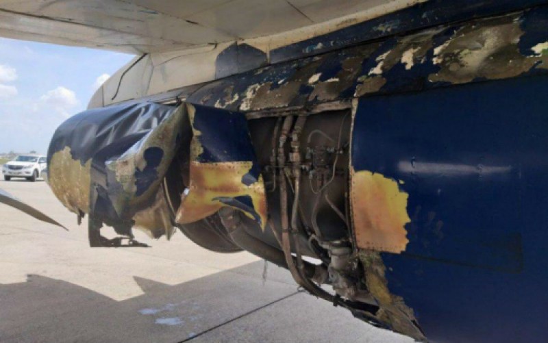 Двигателят на Боинг 737-200 експлодира минути след излитането!