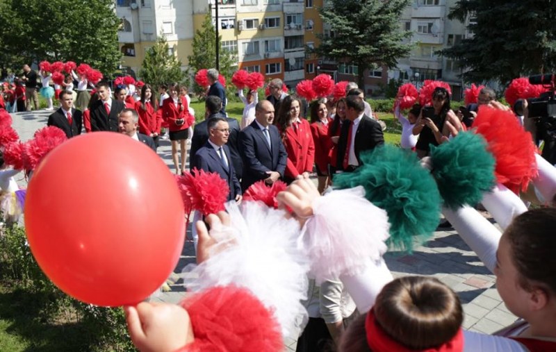 Президентът към политиците: Съсредоточете се върху народа си!