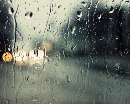 Юни тръгва намусен! Дъжд и облаци през уикенда