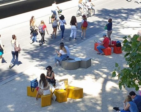 Български букви се появиха в сърцето на Париж