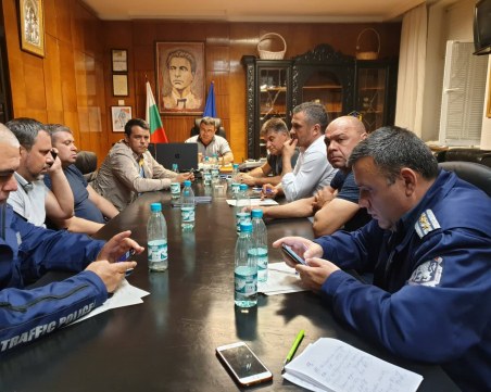 Свикаха кризисен щаб в Пловдив заради потопа, половината град е блокиран