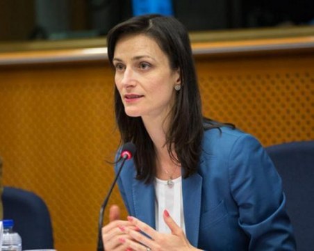 Мария Габриел се отказа от европарламента, Лиляна Павлова отива