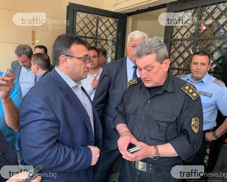 Министър Маринов в Пловдив: Положението снощи беше критично, още половин метър вода и оставахме без влакове