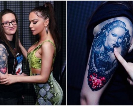 Фенка татуира лика на Галена на ръката си