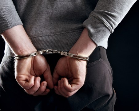 Готвачът, опитал да изнасили сервитьорка в Слънчев бряг, остава в ареста