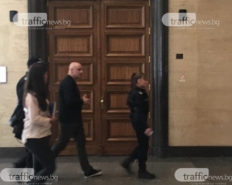 Варсанов си биел сам инжекции в килията, алергии може да го извадят от ареста