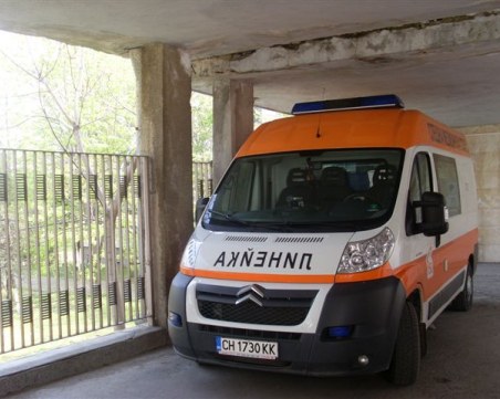 Възрастна жена блъсната от автобус в Кърджали. Пресичала неправилно